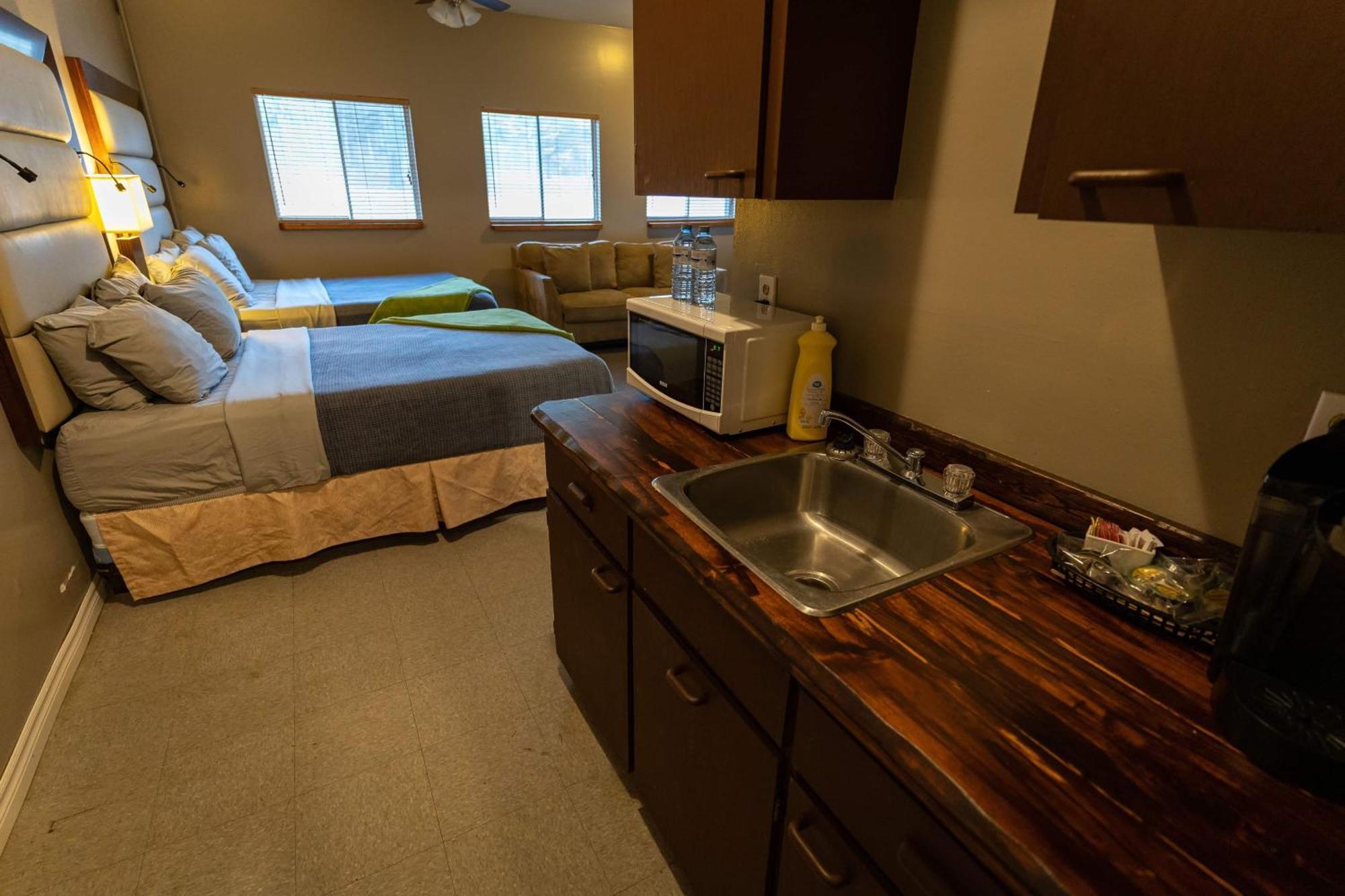Stoco Lake Lodge Tweed Room photo