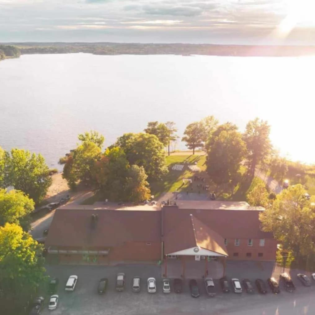 Stoco Lake Lodge Tweed Exterior photo